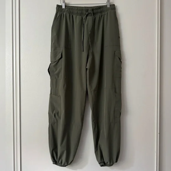 Albion L Jetsetter Cargo Joggers in Olive Green - Picture 4 of 9